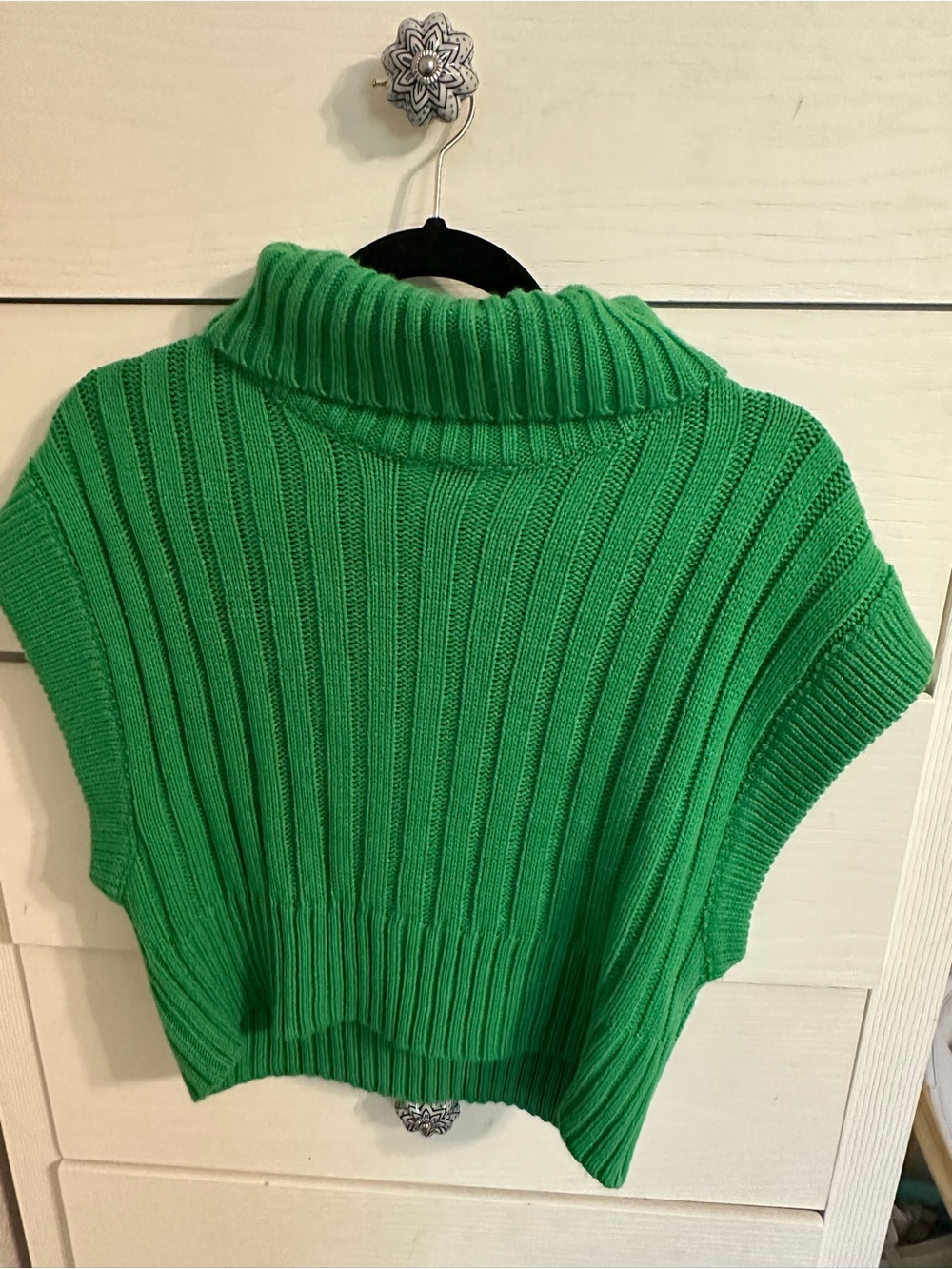 Sleeveless turtleneck sweater